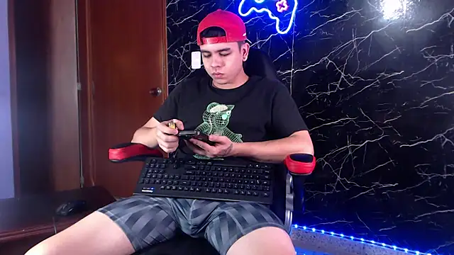 Snapshot of maty_hardx chatting on February 13, 9:41 am maty hardx online show from February 13, 9:41 am