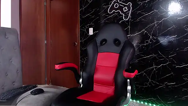 Snapshot of maty_hardx chatting on March 7, 2:34 pm maty hardx online show from March 7, 2:34 pm