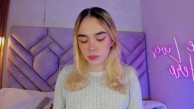 Lucy Vega online show from December 12, 11:40 am