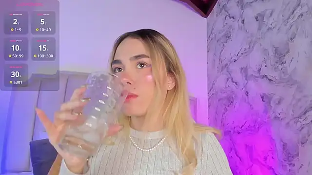 Lucy Vega online show from January 7, 4:29 am