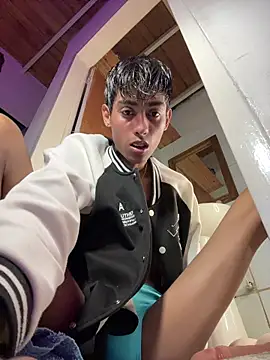 Snapshot of Mauuu18 chatting on November 23, 3:28 am Mauuu18 online show from November 23, 3:28 am