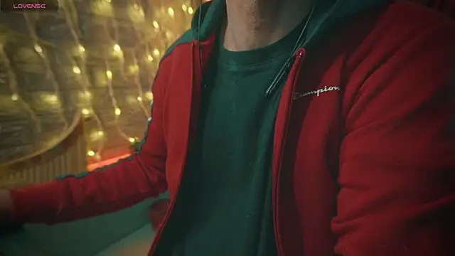 Snapshot of alex-volo chatting on December 29, 3:44 am alex-volo online show from December 29, 3:44 am