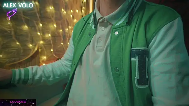 Snapshot of alex-volo chatting on December 30, 1:58 am alex-volo online show from December 30, 1:58 am