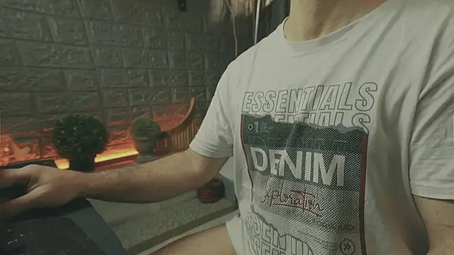 Snapshot of alex-volo chatting on October 10, 3:11 pm alex-volo online show from October 10, 3:11 pm