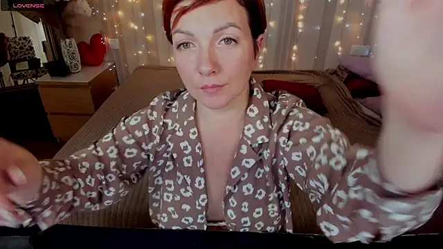 Snapshot of Katherine_Fox chatting on February 4, 3:47 pm Katherine Fox online show from February 4, 3:47 pm