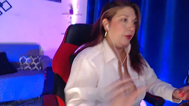 Snapshot of Scarlette_thoms chatting on October 11, 10:08 pm Scarlette thoms online show from October 11, 10:08 pm