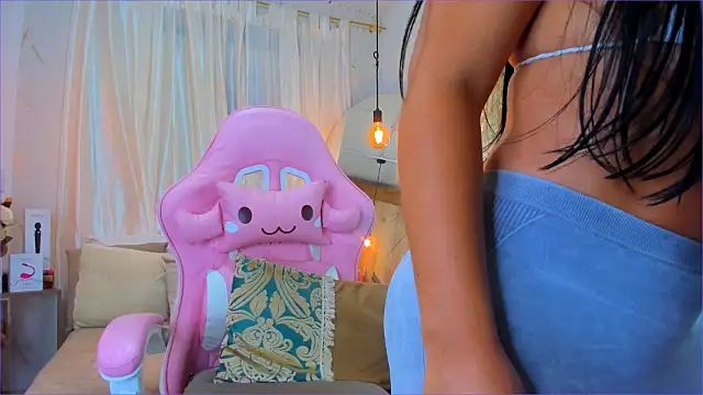 Natasha hartaman online show from December 4, 8:50 pm