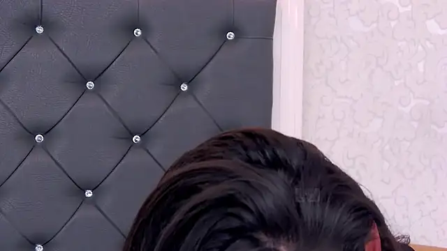 Snapshot of LorenneMays chatting on February 26, 1:00 am LorenneMays online show from February 26, 1:00 am