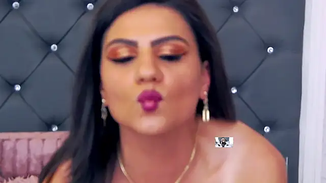 Snapshot of LorenneMays chatting on March 14, 10:16 pm LorenneMays online show from March 14, 10:16 pm