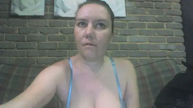 EksJouneMwah online show from May 17, 1:51 pm