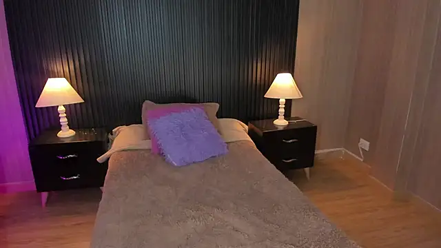 Snapshot of SummersAngel chatting on September 25, 2:32 pm SummersAngel online show from September 25, 2:32 pm