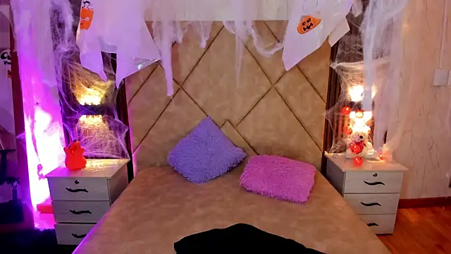 Snapshot of SummersAngel chatting on October 17, 3:14 pm SummersAngel online show from October 17, 3:14 pm