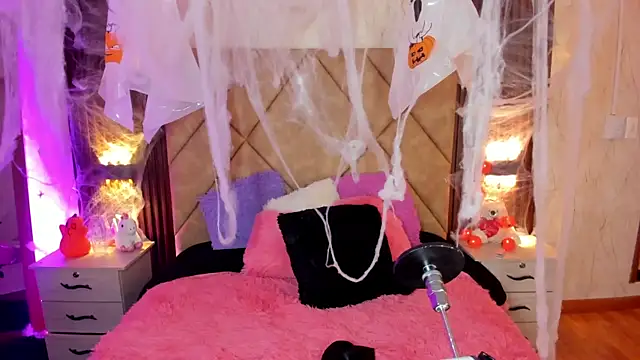 Snapshot of SummersAngel chatting on October 24, 7:54 pm SummersAngel online show from October 24, 7:54 pm