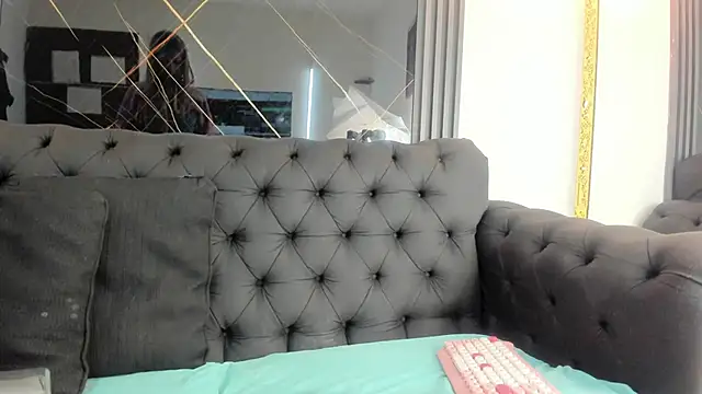 EvaaLovia1 online show from February 5, 1:05 pm