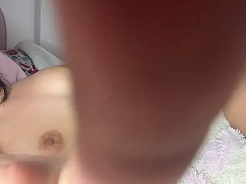 Snapshot of EsmeraldaLindsey chatting on February 1, 9:29 pm EsmeraldaLindsey online show from February 1, 9:29 pm