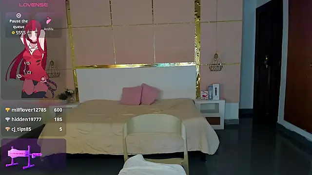 Snapshot of EsmeraldaLindsey chatting on February 17, 6:53 am EsmeraldaLindsey online show from February 17, 6:53 am