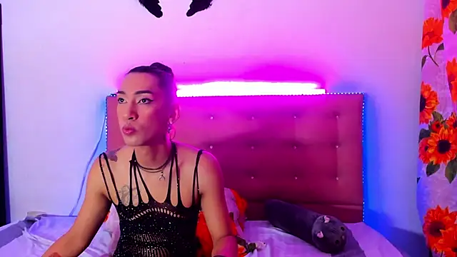 khandyzBlum online show from February 10, 4:47 pm