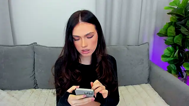 sexyangeloux online show from December 15, 1:10 am