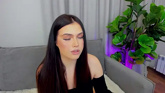 sexyangeloux online show from April 3, 9:35 pm