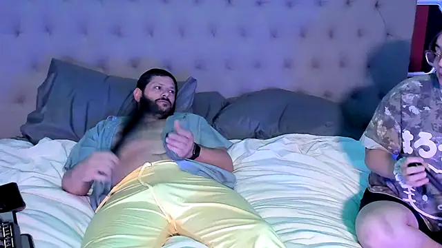 boytoyfrindles online show from June 3, 8:03 pm