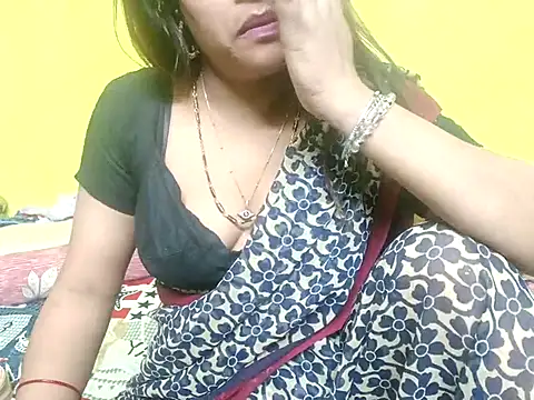 Snapshot of Sexyranibhabhi chatting on December 23, 3:15 am Sexyranibhabhi online show from December 23, 3:15 am