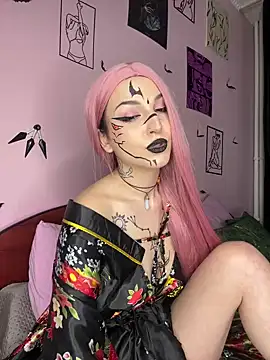 MoonAgnes online show from January 4, 11:59 pm