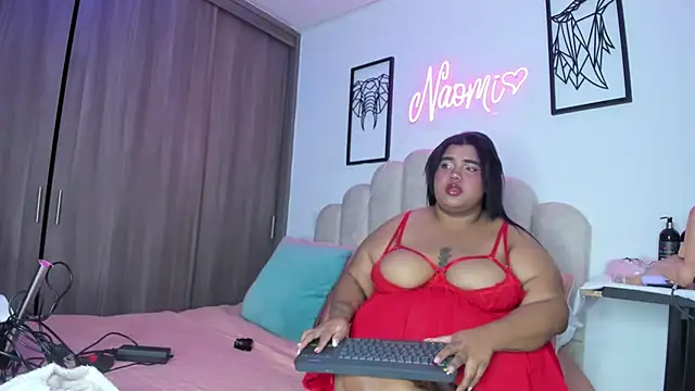 Snapshot of NaomiAsha chatting on May 6, 12:43 pm NaomiAsha online show from May 6, 12:43 pm