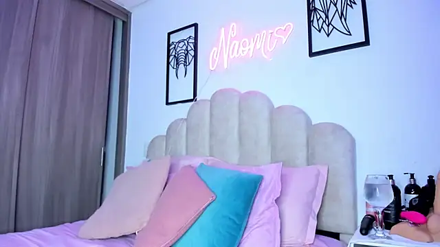 Snapshot of NaomiAsha chatting on May 26, 12:23 pm NaomiAsha online show from May 26, 12:23 pm