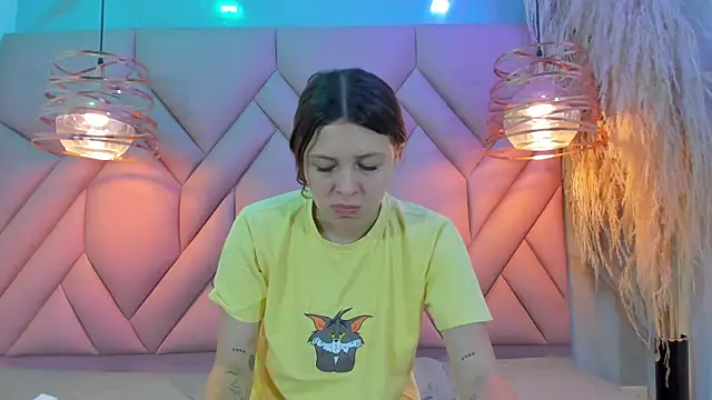 Snapshot of AngelaaCute_ chatting on December 28, 12:13 pm AngelaaCute online show from December 28, 12:13 pm