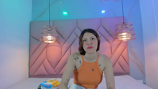 Snapshot of AngelaaCute_ chatting on January 17, 12:42 pm AngelaaCute online show from January 17, 12:42 pm