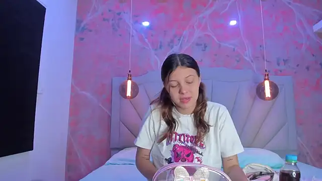 Snapshot of AngelaaCute_ chatting on February 27, 12:23 pm AngelaaCute online show from February 27, 12:23 pm