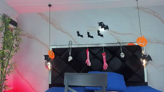 Snapshot of AngelaaCute_ chatting on October 25, 12:23 pm AngelaaCute online show from October 25, 12:23 pm