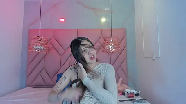 Snapshot of AngelaaCute_ chatting on May 6, 12:10 pm AngelaaCute online show from May 6, 12:10 pm