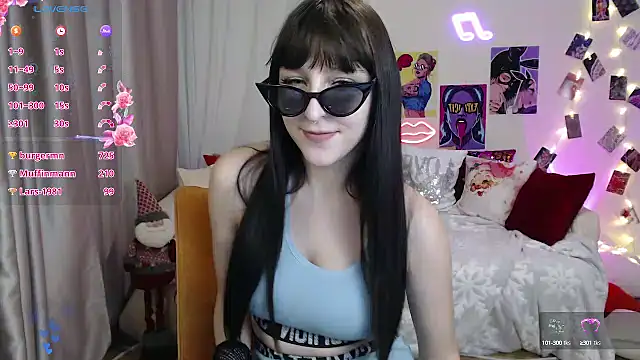 Snapshot of ElsaNeal chatting on January 8, 12:17 am ElsaNeal online show from January 8, 12:17 am