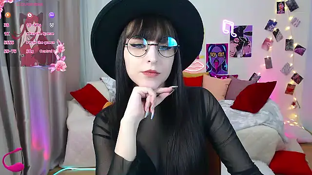 Snapshot of ElsaNeal chatting on January 31, 6:03 pm ElsaNeal online show from January 31, 6:03 pm