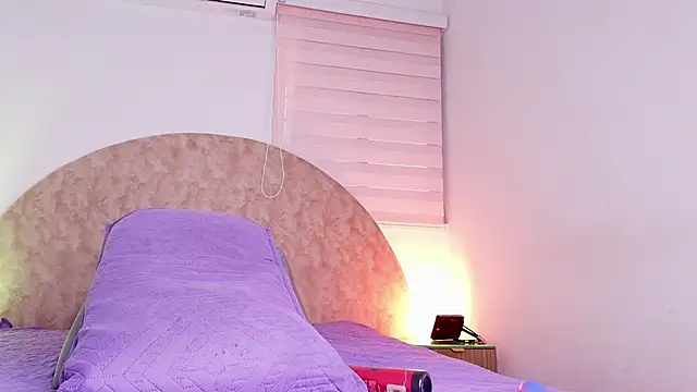 Snapshot of anisha_x chatting on February 14, 7:21 pm anisha x online show from February 14, 7:21 pm