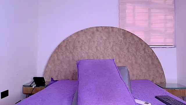 Snapshot of anisha_x chatting on March 2, 7:21 pm anisha x online show from March 2, 7:21 pm