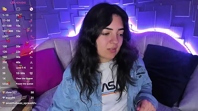 meraki fraise online show from January 2, 10:33 pm