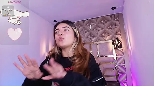 meraki fraise online show from October 19, 8:20 pm