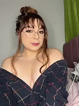 Snapshot of NatyOlson chatting on March 18, 4:15 am NatyOlson online show from March 18, 4:15 am