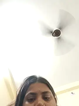 Hotmilfxox online show from April 9, 10:37 pm