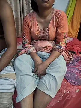 Snapshot of Desi_Best_Anal chatting on February 18, 5:31 pm Desi Best Anal online show from February 18, 5:31 pm