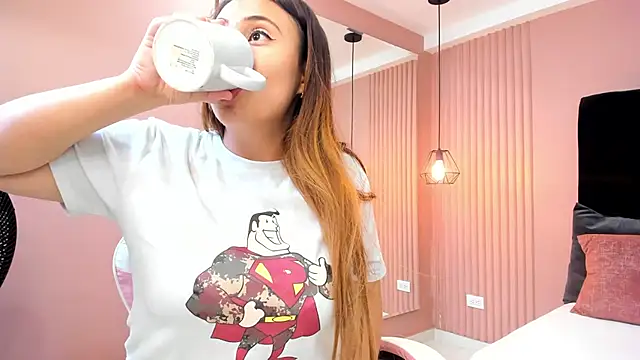 dulce santamaria online show from December 6, 12:12 am