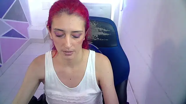 Snapshot of Ruby_Your_Milf chatting on January 7, 11:14 pm Ruby Your Milf online show from January 7, 11:14 pm