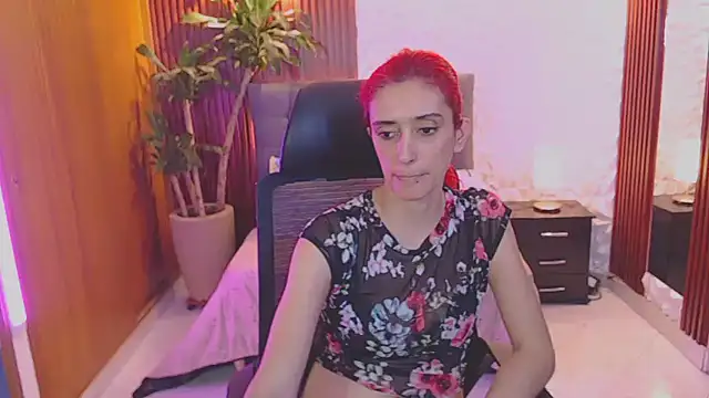 Snapshot of Ruby_Your_Milf chatting on February 26, 8:33 pm Ruby Your Milf online show from February 26, 8:33 pm