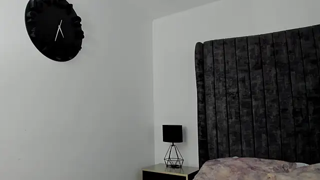 Snapshot of AnnyCherry_ chatting on November 8, 12:22 am AnnyCherry online show from November 8, 12:22 am