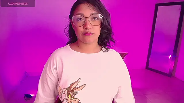 DIANEE 01 online show from October 14, 11:49 pm