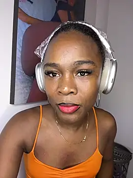 Snapshot of sexual_diamond chatting on July 18, 12:48 am sexual diamond online show from July 18, 12:48 am