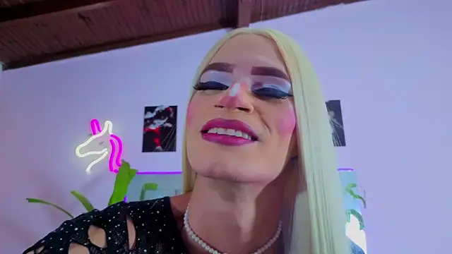 money Ts  online show from October 26, 10:36 pm