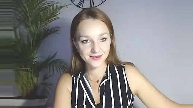 AliciaDesire online show from November 20, 7:08 am